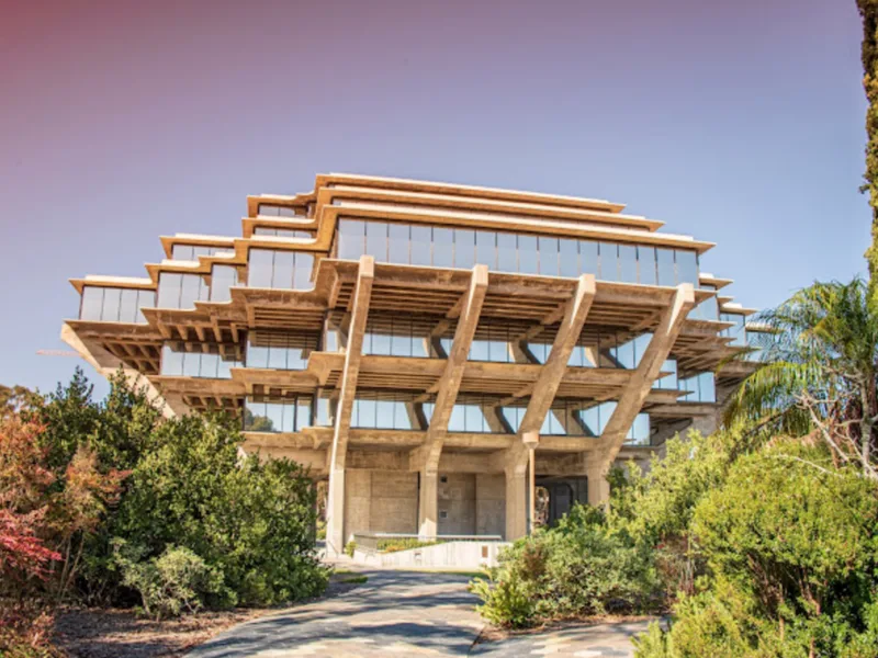 加州大学圣地亚哥分校 UCSD