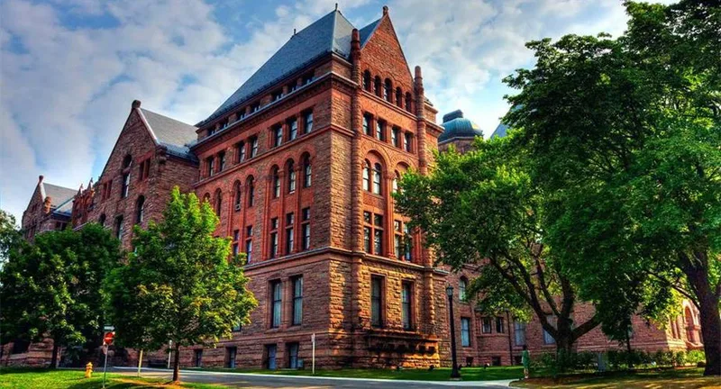 滑铁卢大学 University of Waterloo
